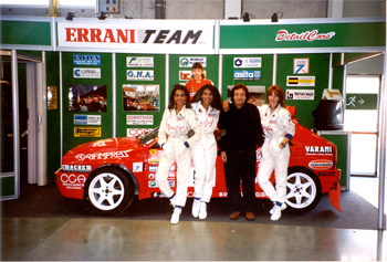 Italia - Foto con Giancarlo Minardi (Formula 1) allo stand dell'Errani Team al motorshow di Bologna